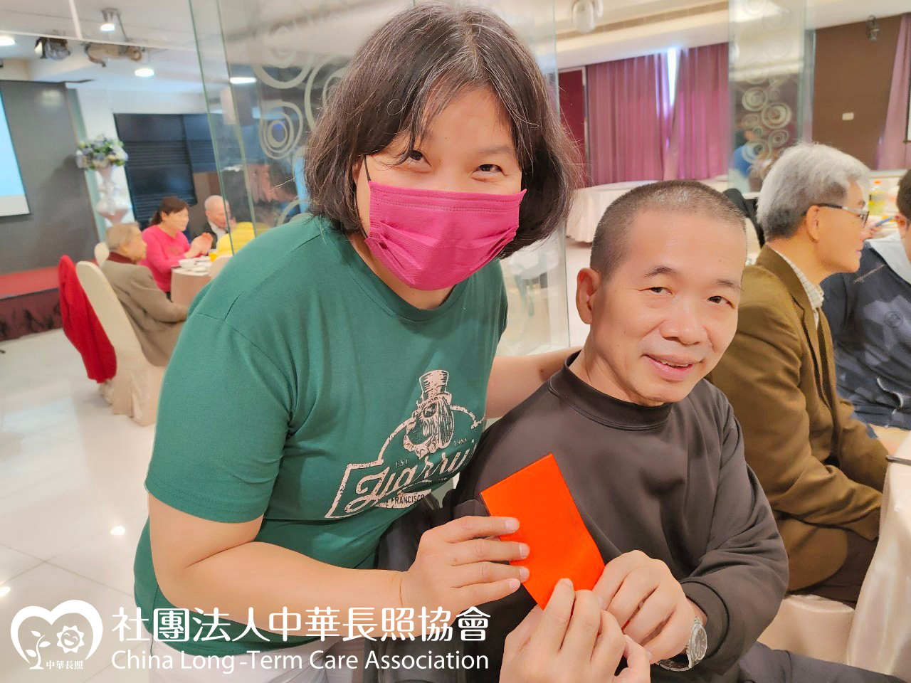 關懷獨居老人照護計畫 感恩紀實-關懷獨居老人愛心圍爐 服務花絮4